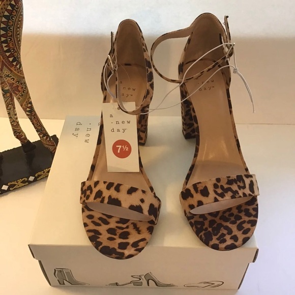 🐆LEOPARD SANDAL HEELS - Picture 9 of 12